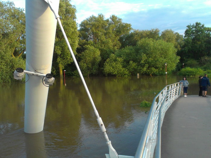 Fussgaengerbruecke_20130603