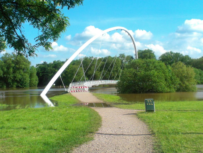 Zugang zur Fugngerbrcke